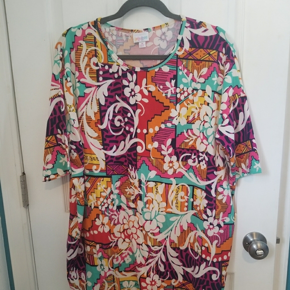 Lularoe shirt size medium - Picture 1 of 1